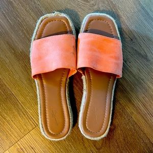 Universal Thread Sandals